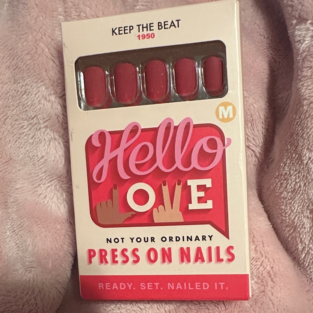 Hello Love Press-On Nails - Red